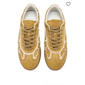 Alohas lace trim sneakers!